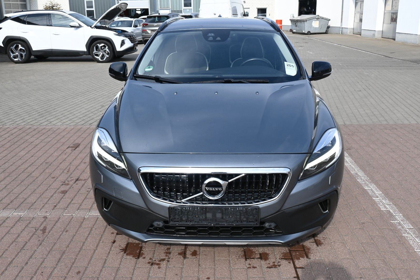 Fahrzeugabbildung Volvo V40 Cross Country D2 Momentum*Fahrass.Paket*RFK*