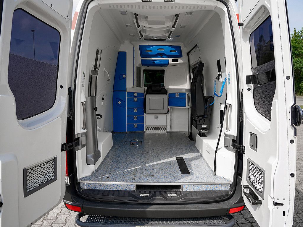 Fahrzeugabbildung Volkswagen Crafter 35 TDI Kasten mittel L2H2 KLIMA BLUETOOT