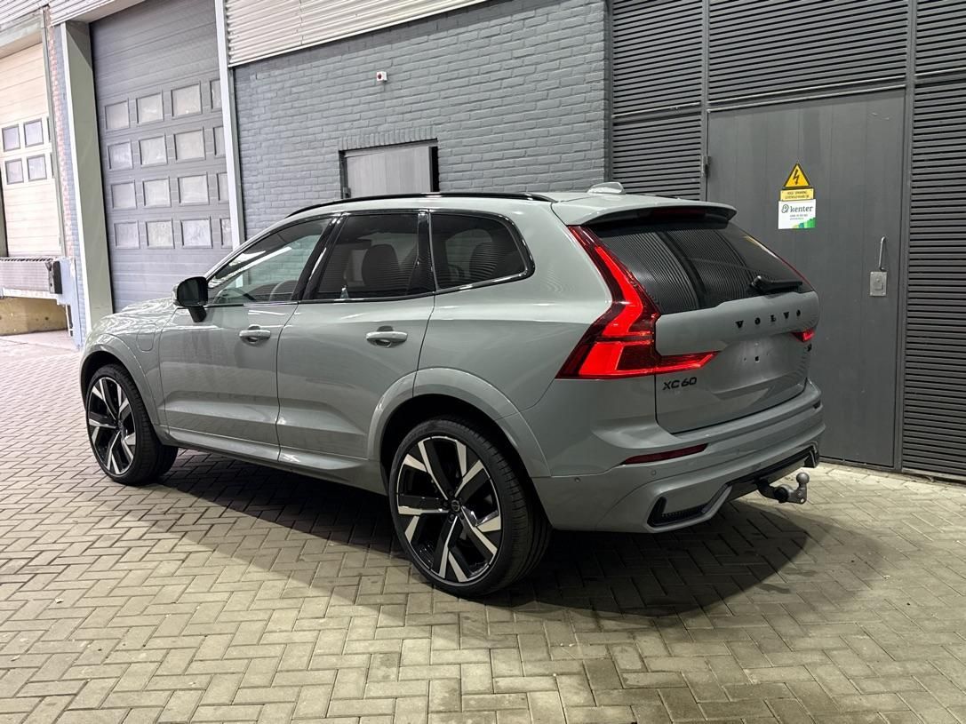 Volvo XC60 T6 Ultra Black Edition | 22 Inch | Bowers&W imagem 3