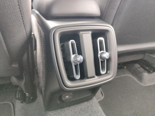 VOLVO XC 40 (Bild 20 von Array)