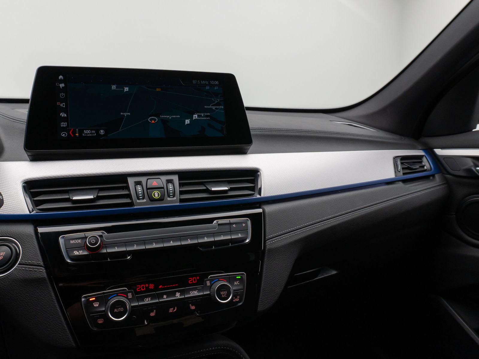 Fahrzeugabbildung BMW X1 xD25e M Sport Kamera HUD DAB HiFi Alarm 19Zol