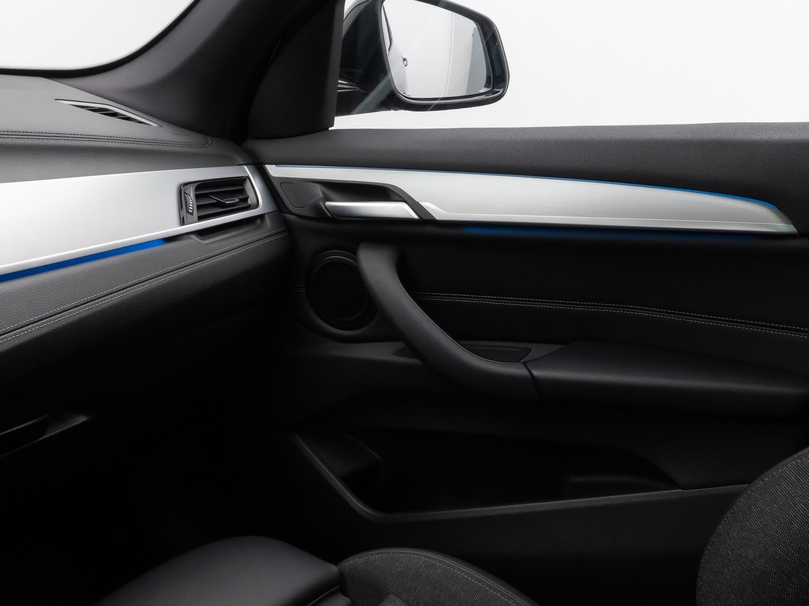 Fahrzeugabbildung BMW X1 xD25e M Sport Panorama DAB Navi LED 18Zoll