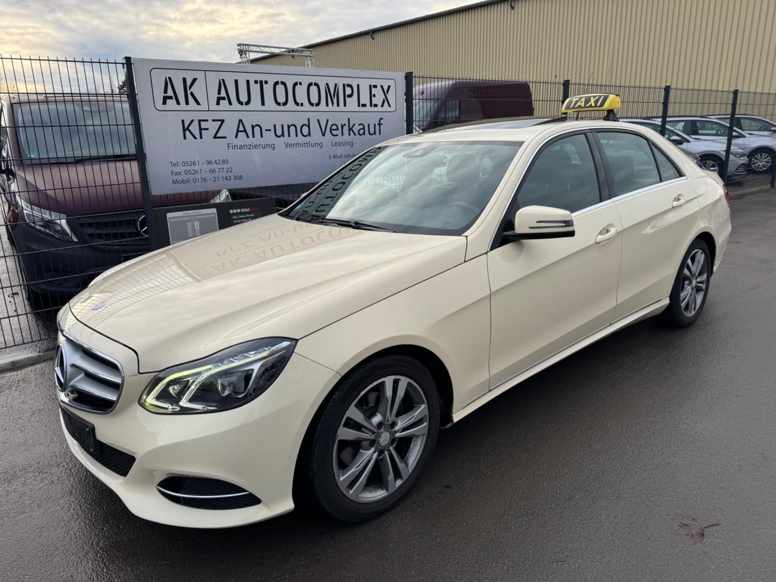 Mercedes-Benz E 200 BlueEfficiency TAXI Uhr LED ILS Kamera SD