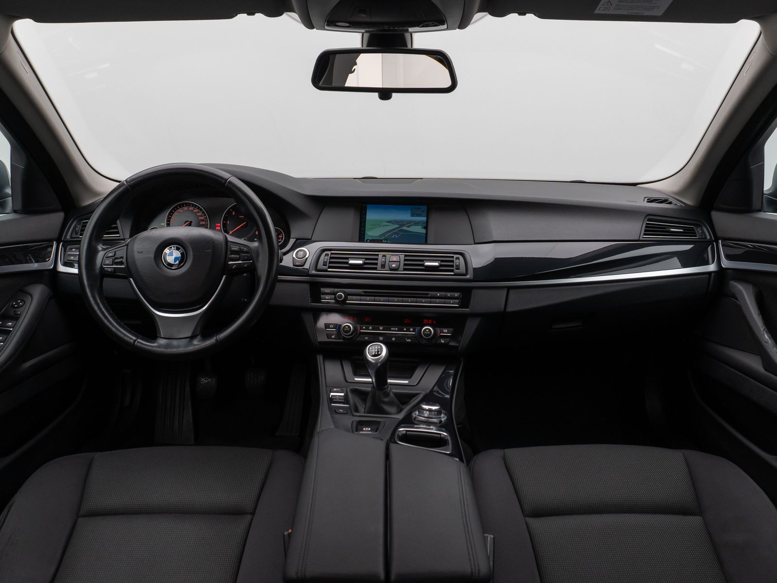 Fahrzeugabbildung BMW 520d Lim. Sitzhzg Navigation PDC Klima Bluetooth