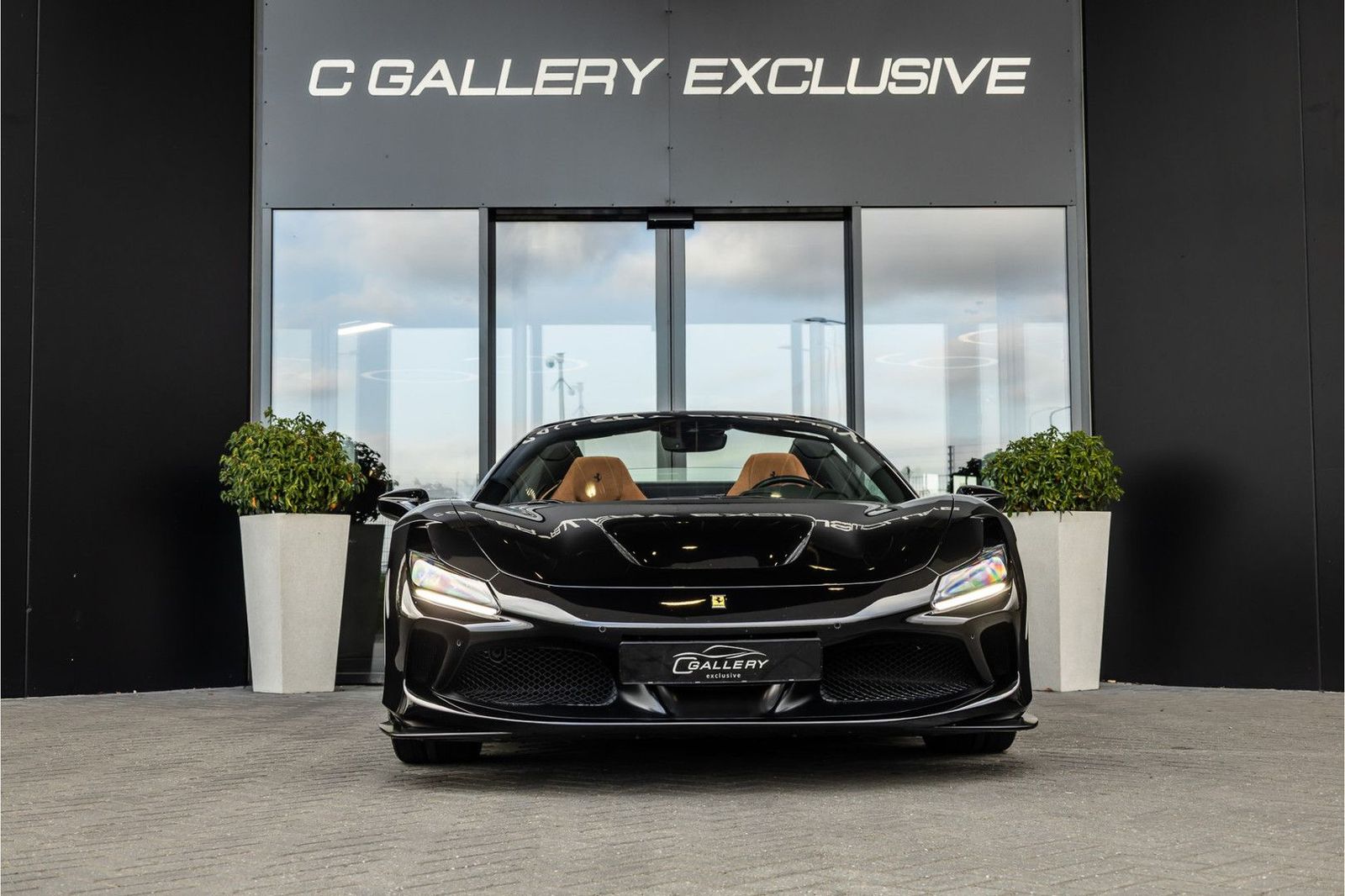 Ferrari F8 Spider 3.9 V8 HELE - Nero Daytona | Passenger imagem 2
