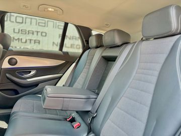 Mercedes E 220 - 10