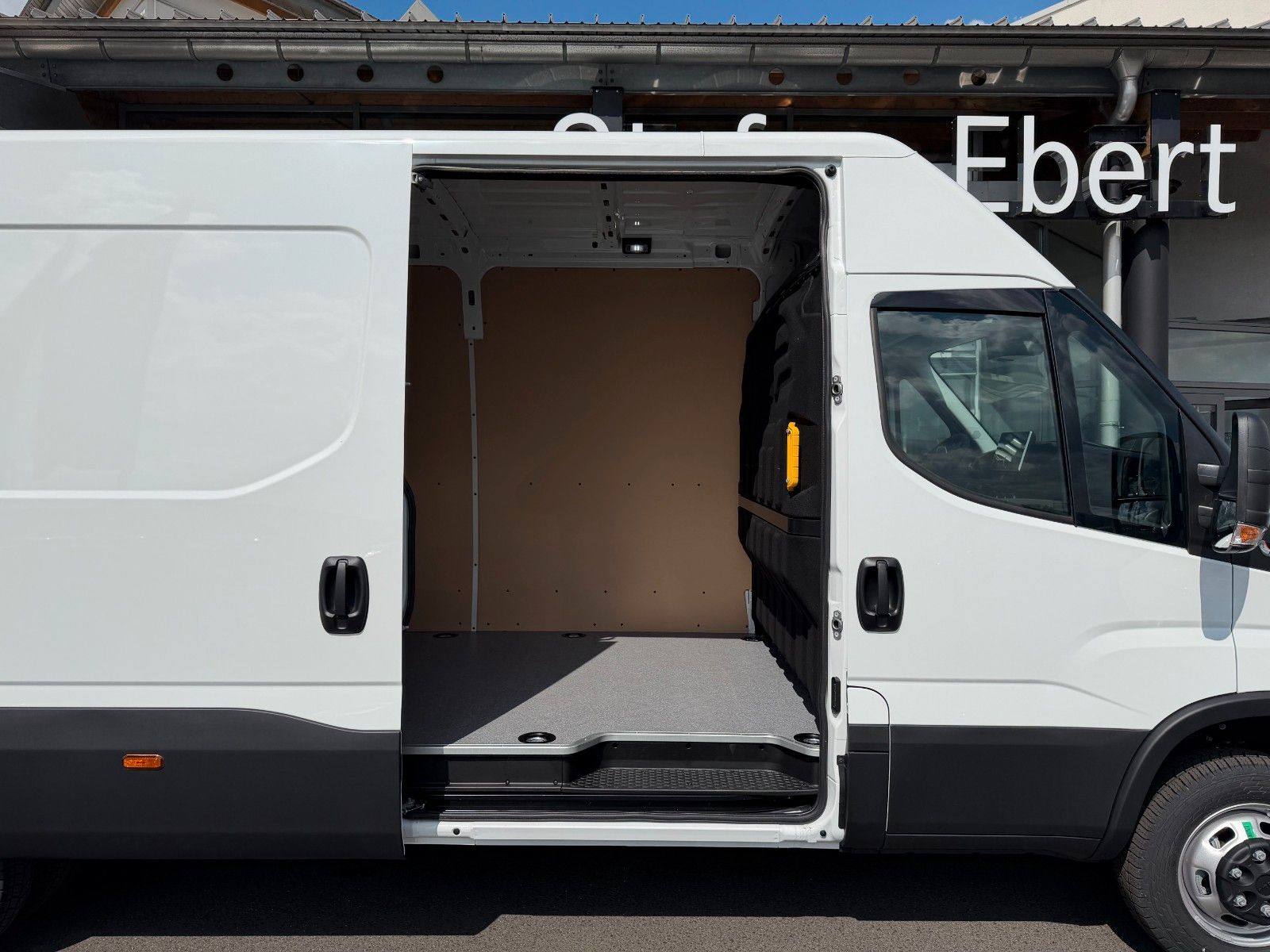 Fahrzeugabbildung Iveco Daily 35C21 HA8 *R4.100mm*AHK*Automatik*LED*
