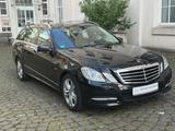 Mercedes-Benz E 200  T-Modell E 200 CDI BlueEfficiency - Mercedes-Benz E 200: Cdi Blueefficiency