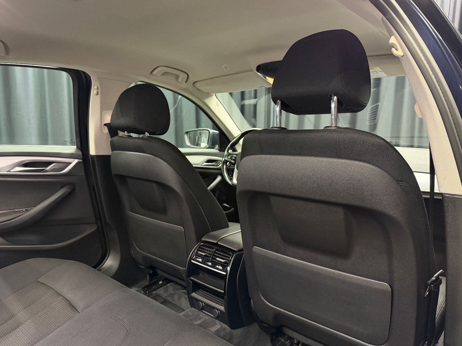 Fahrzeugabbildung BMW 530I Limousine|Driving Assistant|NAVI|PDC