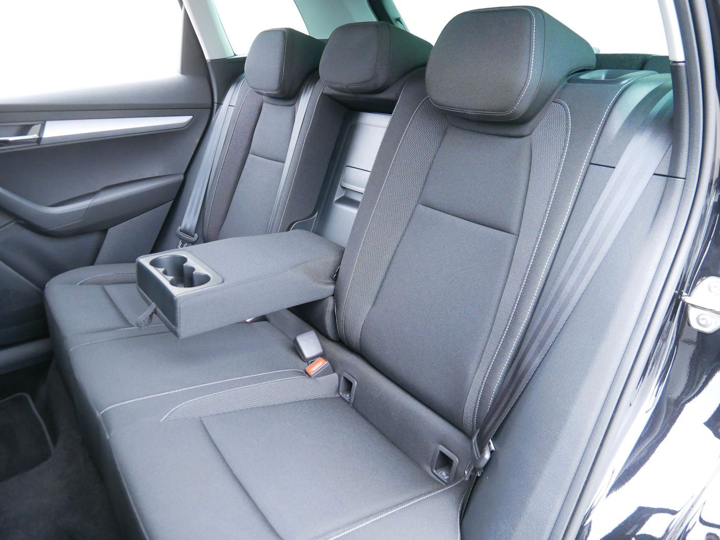 Fahrzeugabbildung SKODA Karoq 1.5 TSI Selection NEU40T DSG ACC SHZ+LHZ