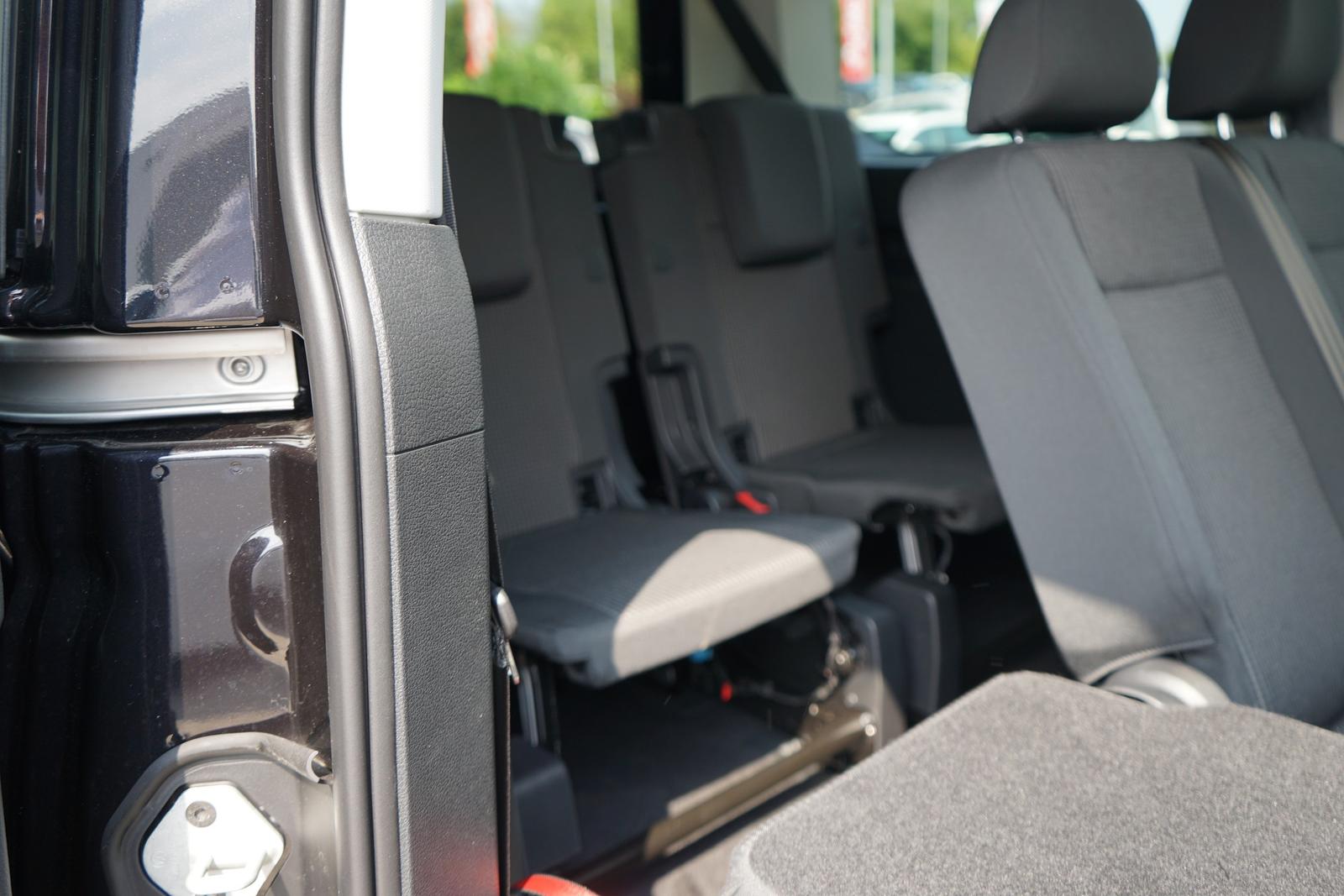 Volkswagen Caddy Maxi 1.5 TSI DSG LED ACC 7-Sitzer