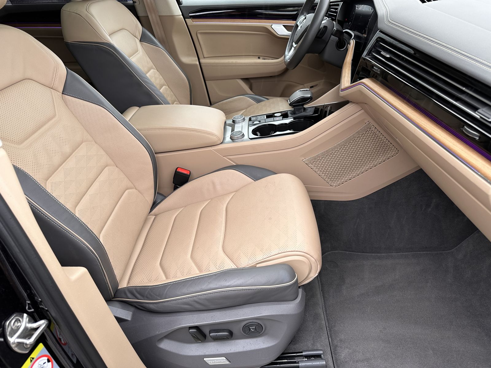 Fahrzeugabbildung Volkswagen Touareg 3.0 TDI*4Motion*AHK*Pano*HeadUp*Cam*
