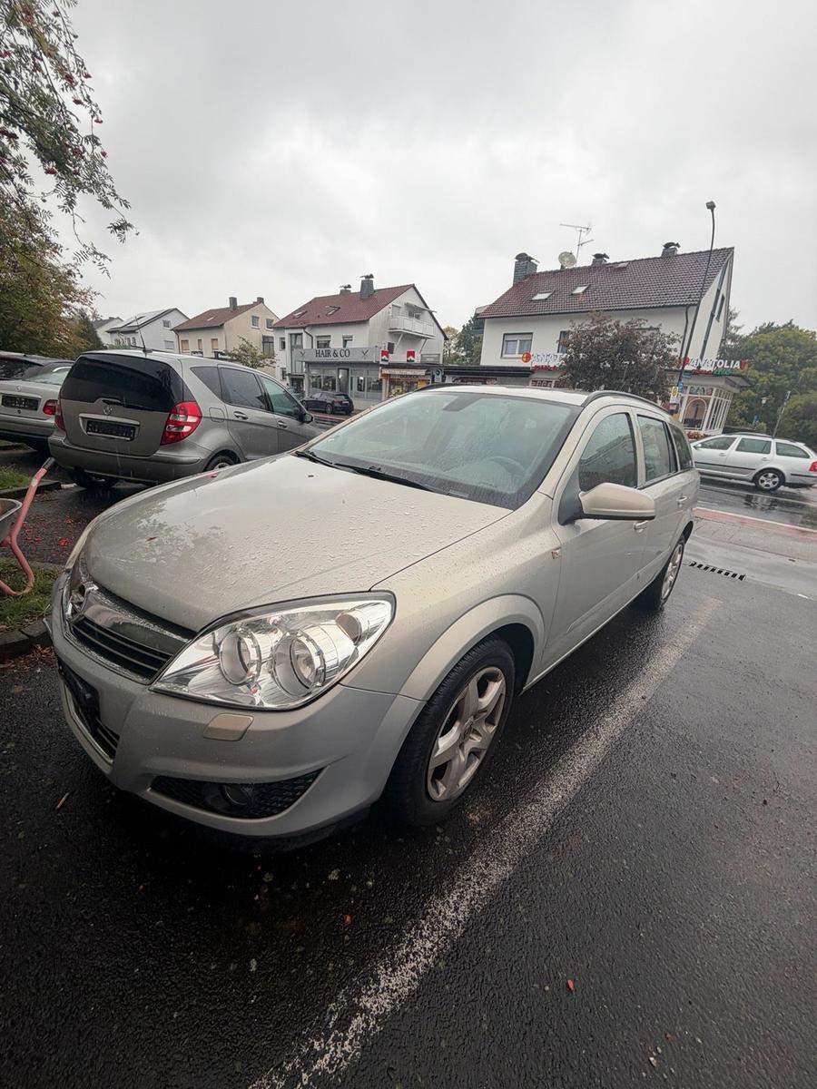 Opel Astra 2008 — interior
