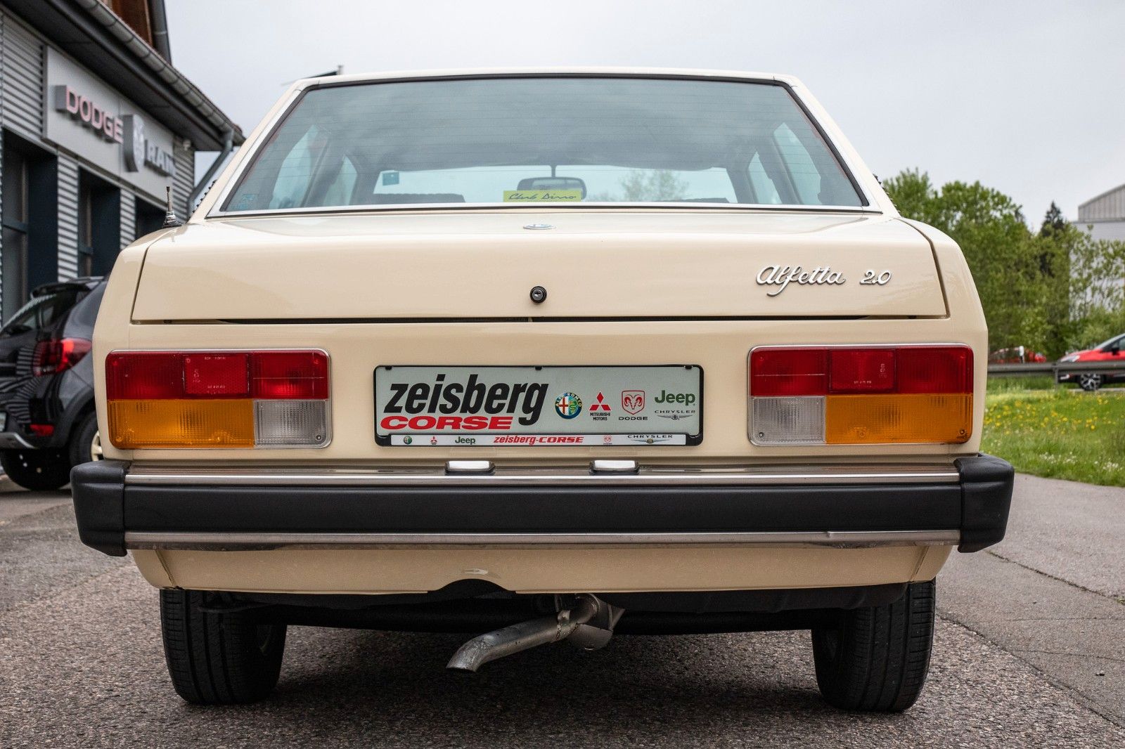 Fahrzeugabbildung Alfa Romeo Alfetta 2.0 Elfenbein*Zertifikat*Classic Gar*