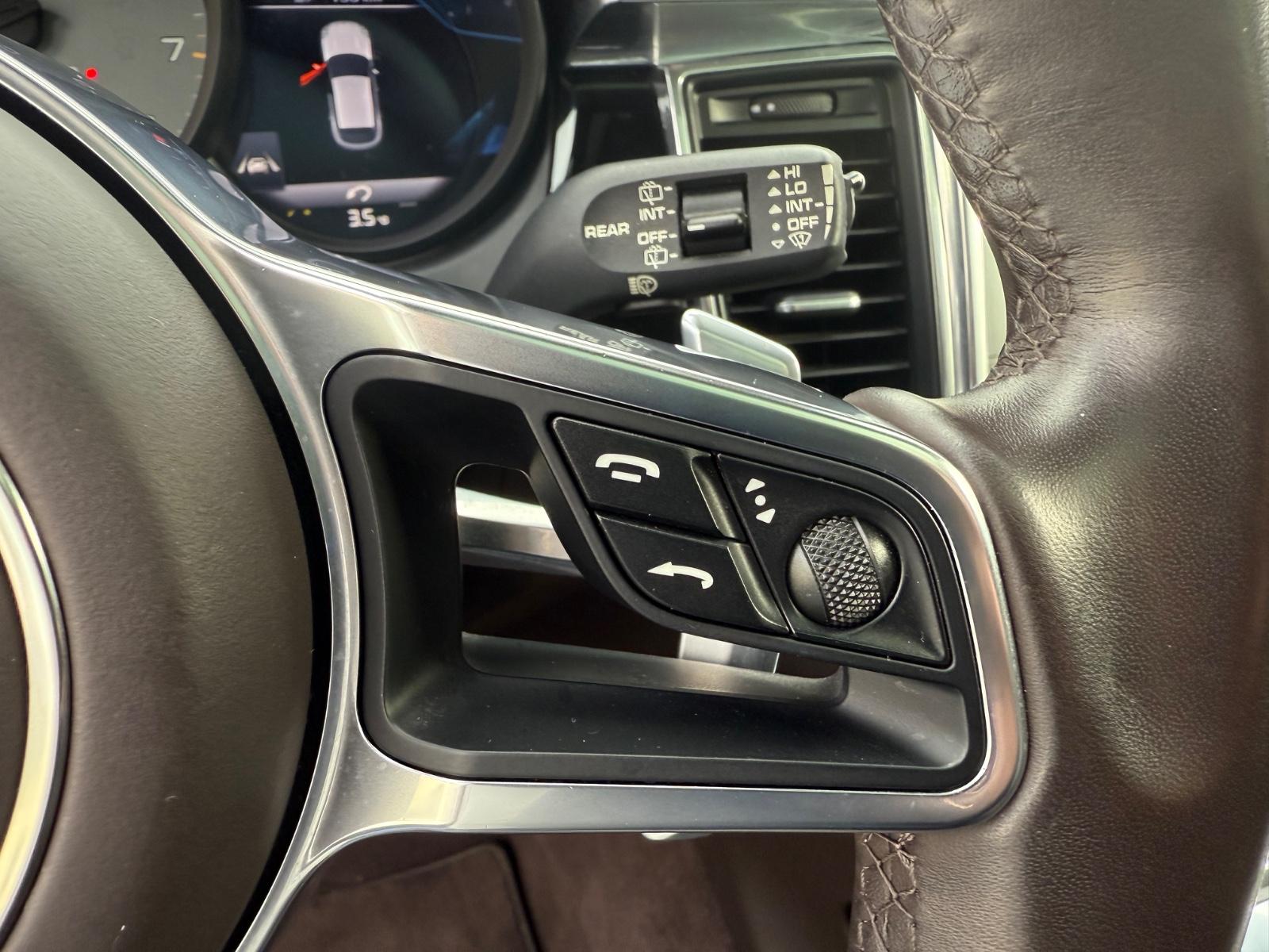 Porsche Macan S 3.0 PANO/AHK/LEDER/ACC/PCM/LM20/2.HD/MEM