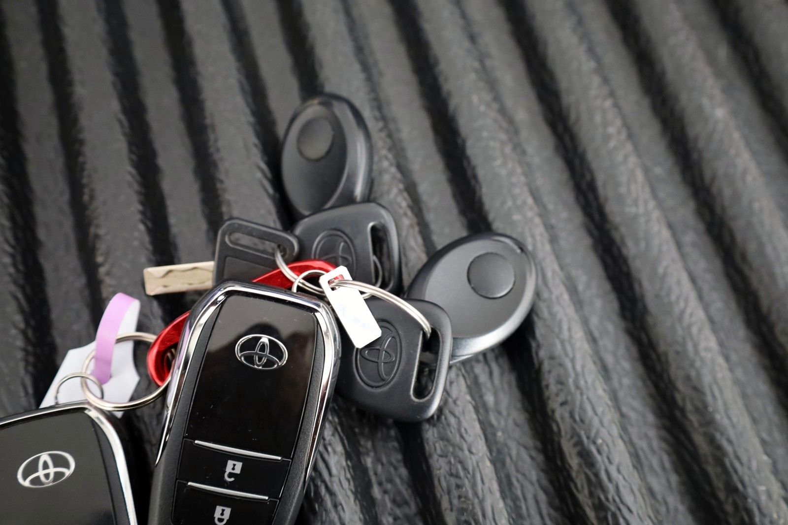 Fahrzeugabbildung Toyota Hilux 2.8 D-4D GR Sport,Alcantara,ACC,Rollo, AHK