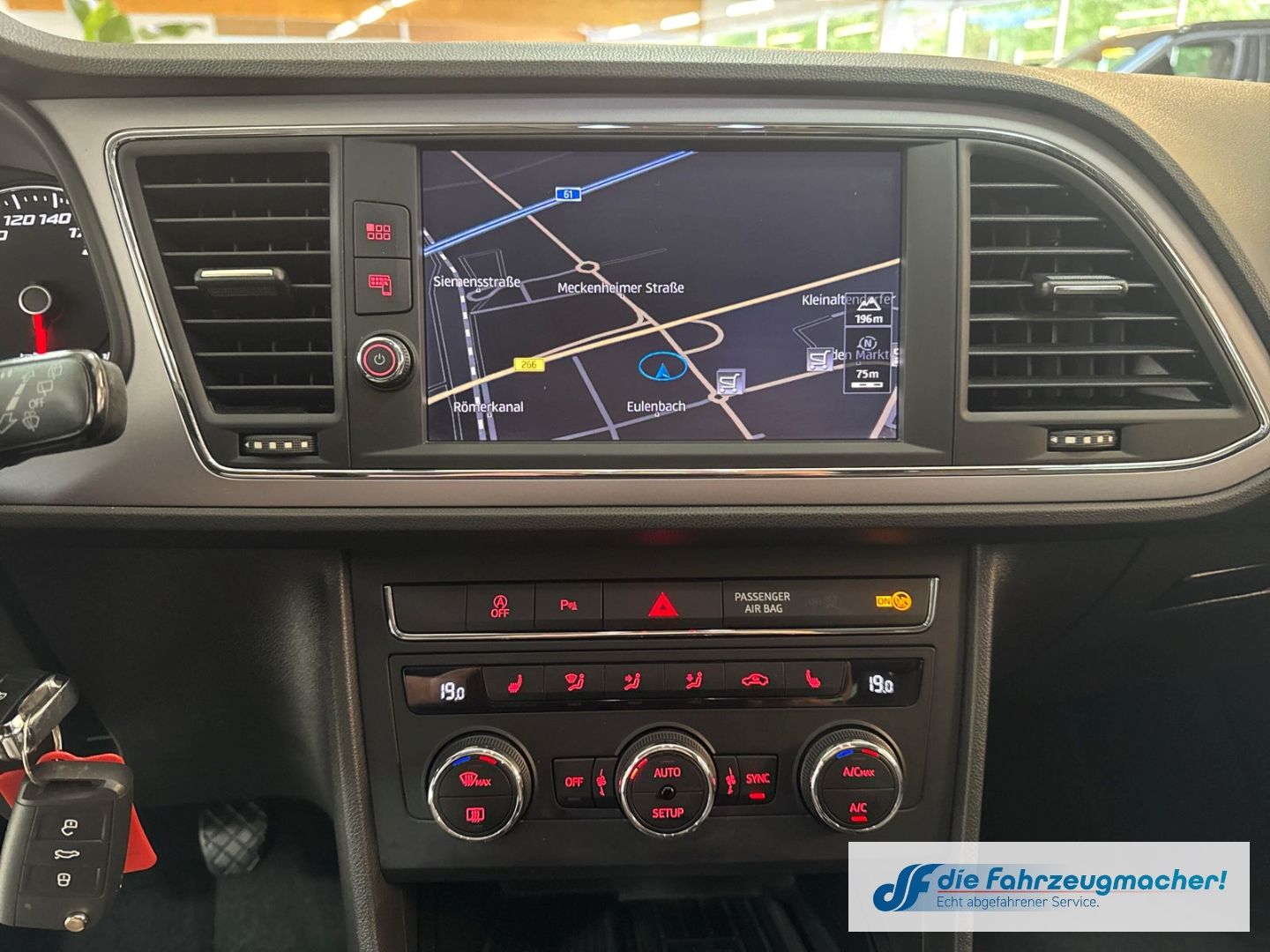 Fahrzeugabbildung SEAT Leon Ecomotive Style Navi LED Sperrdiff. Mehrzon