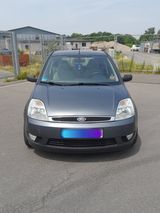 Ford Fiesta 1,6 Ghia - Ford Fiesta aus 2003: Ghia