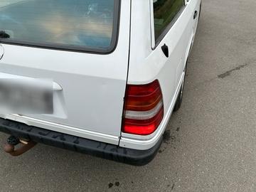 صورة 8 لـ 1990 Mercedes-BENZ C 220