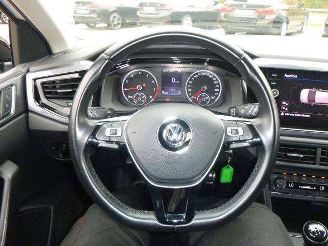 Fahrzeugabbildung Volkswagen Polo VI IQ.DRIVE >Navi/Sitzheiz/Einparkhilfe/ACC