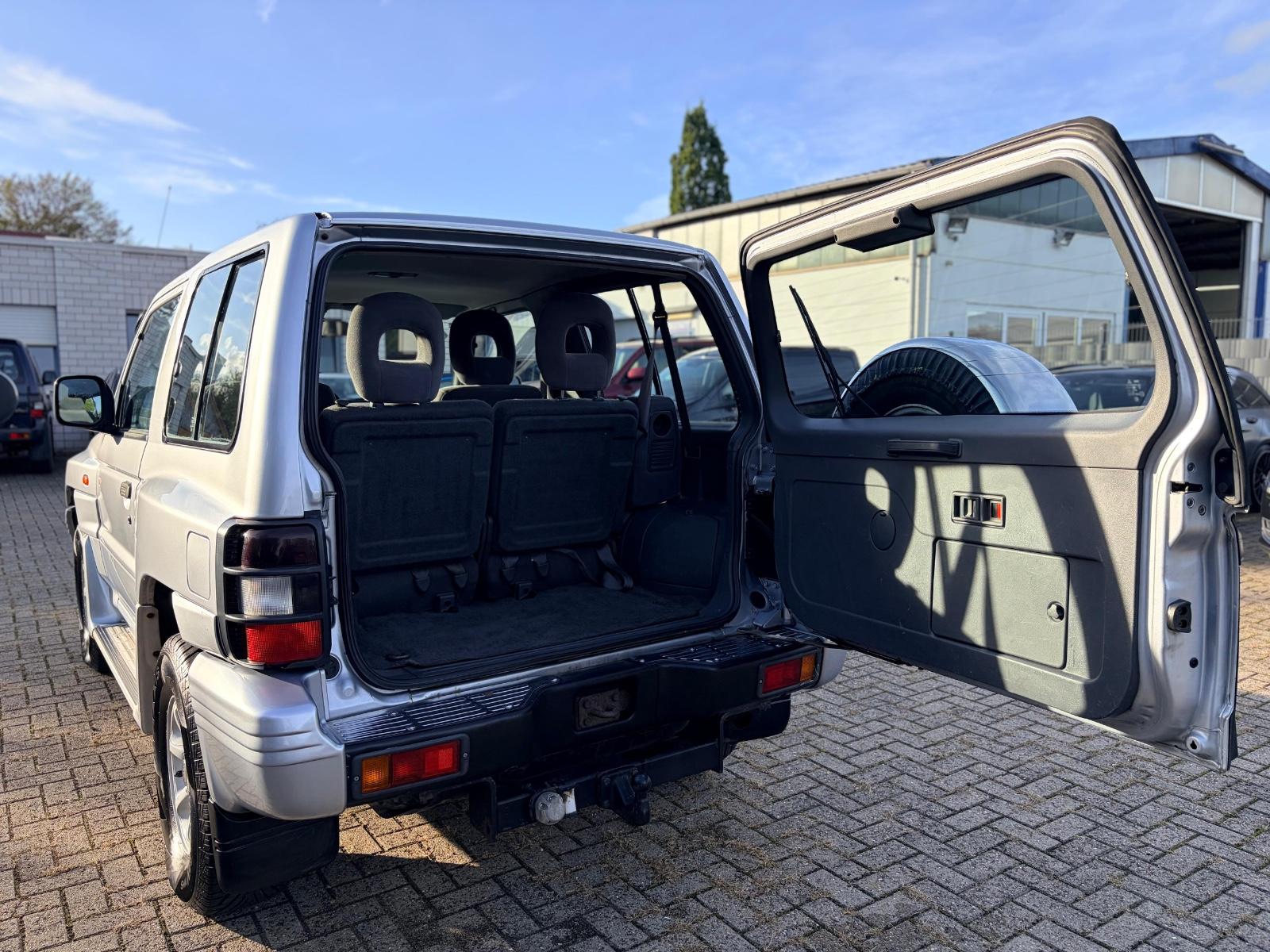 Mitsubishi Pajero 2004 — photo 16