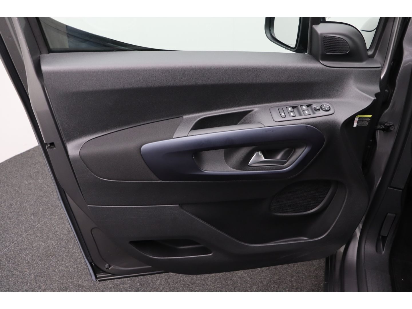 Fahrzeugabbildung Peugeot Rifter 1.2 Pure Tech Allure Pack L1 AUTOMATIK