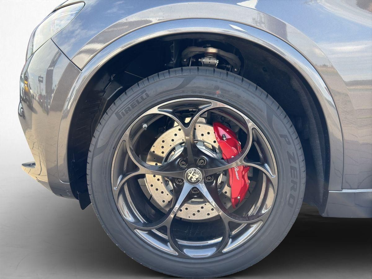 Alfa Romeo Stelvio - Bild 10