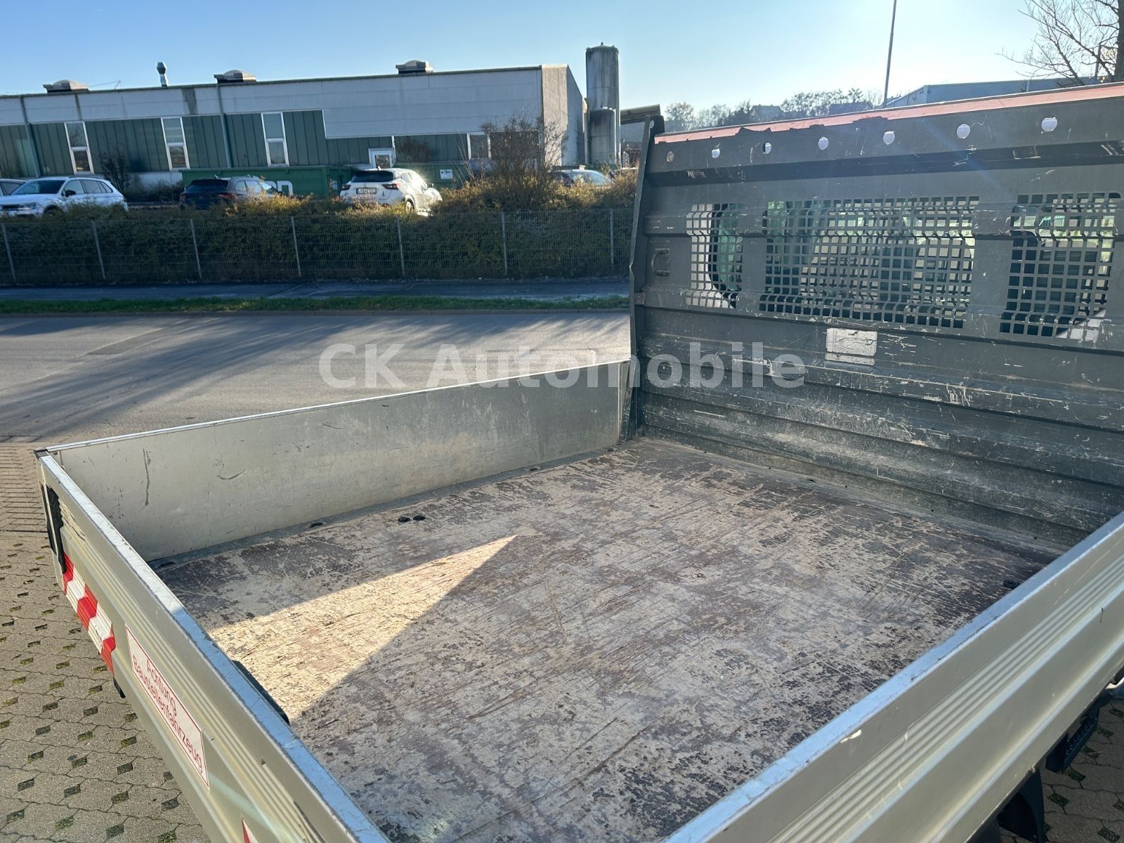 Fahrzeugabbildung Ford Transit Pritsche 350 L2 DoKA/7 Sitze/Klima/AHK