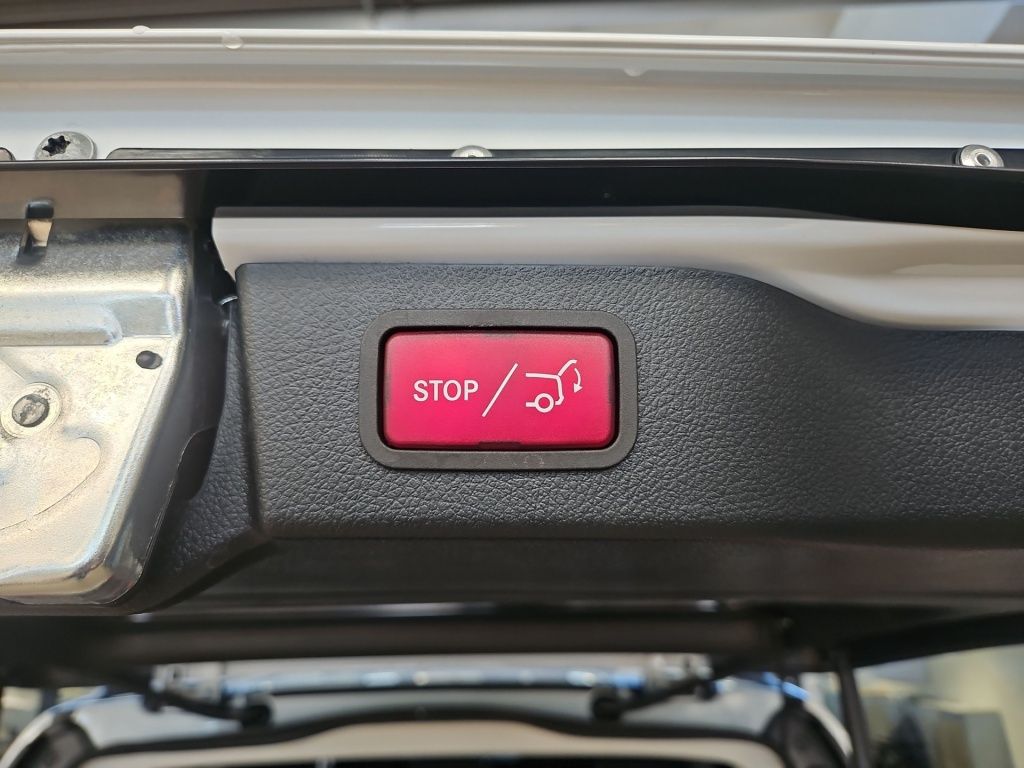 Fahrzeugabbildung Mercedes-Benz V 250 STYLE lang Liege-Paket 7 Sitze 2,5tAHK EAS