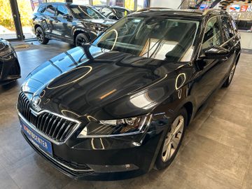 Skoda Superb Combi Style 4x4 *SZHZ*PDC*AHK*NAVI*KLIMA*