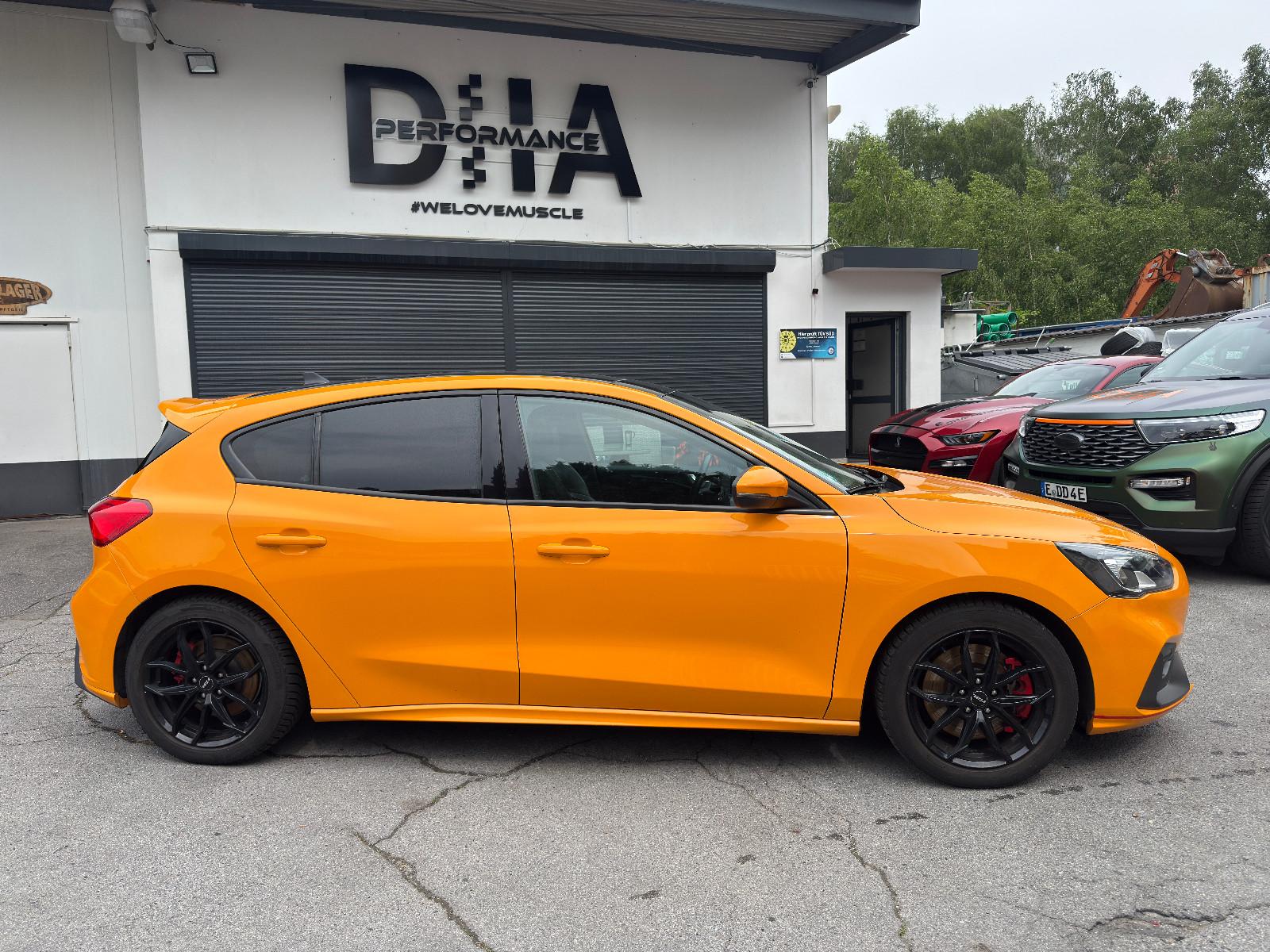 Ford FOCUS ST 280PS RECARO*PANO*B&O*PANO*NAVI*LED*