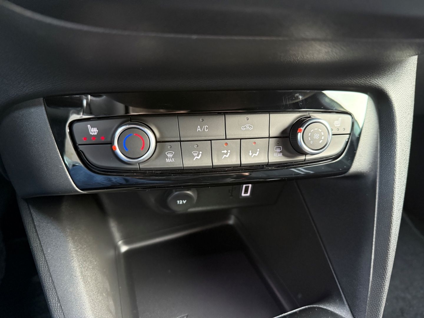 Fahrzeugabbildung Opel Corsa F YES SHZ+LHZ+Allwetter