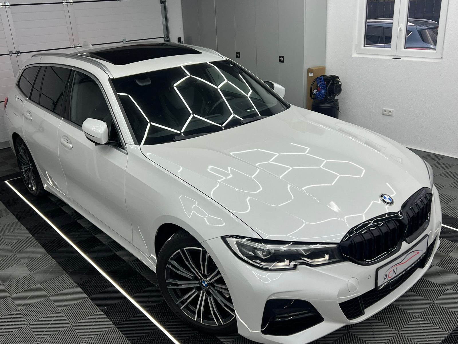 Fahrzeugabbildung BMW 320 d xDrive M SPORT/PANO/HuD/H&K/VRTL COCKPIT