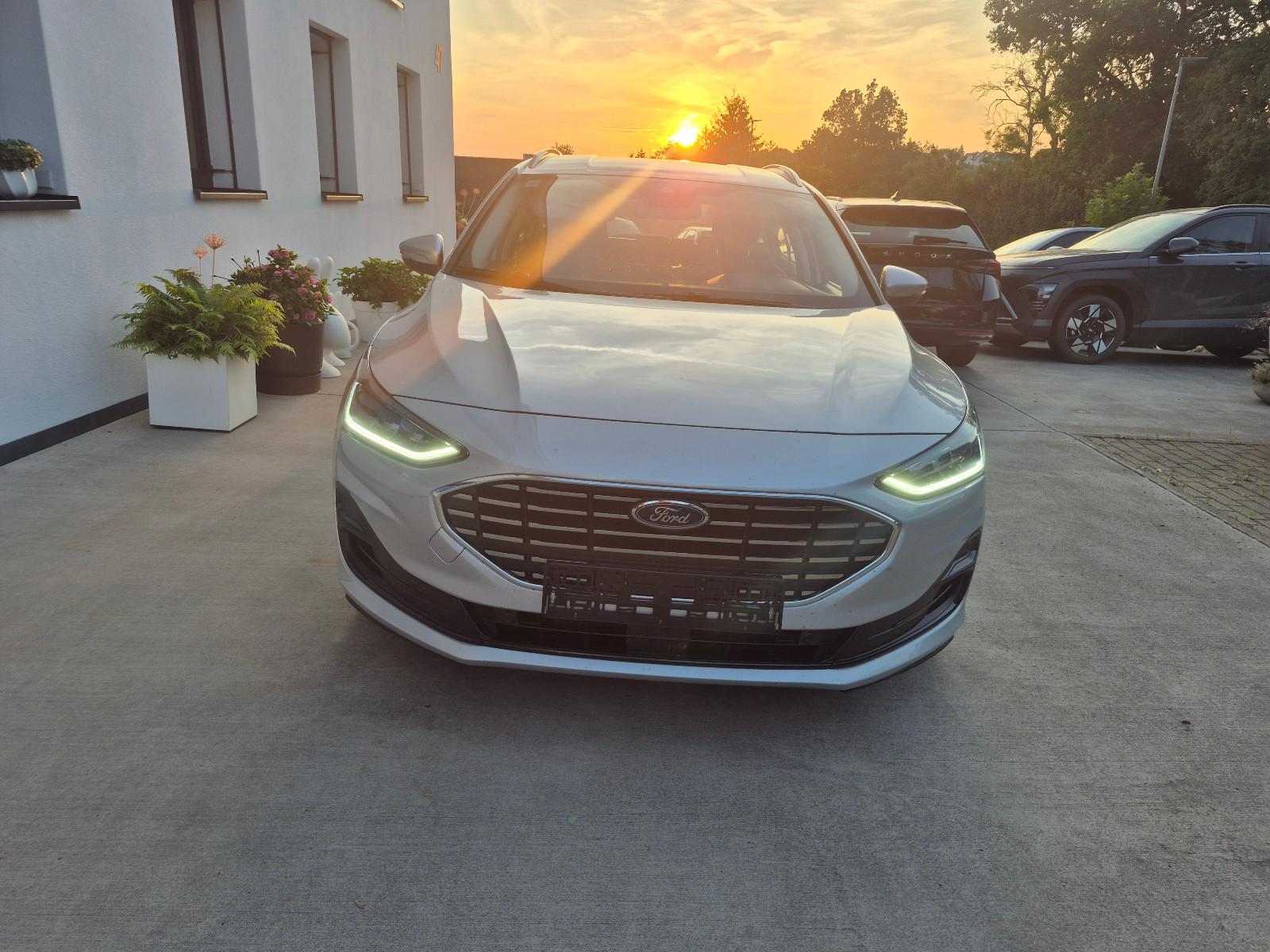 Ford Focus Turnier Titanium Automatik+Led+Navi+Kamera