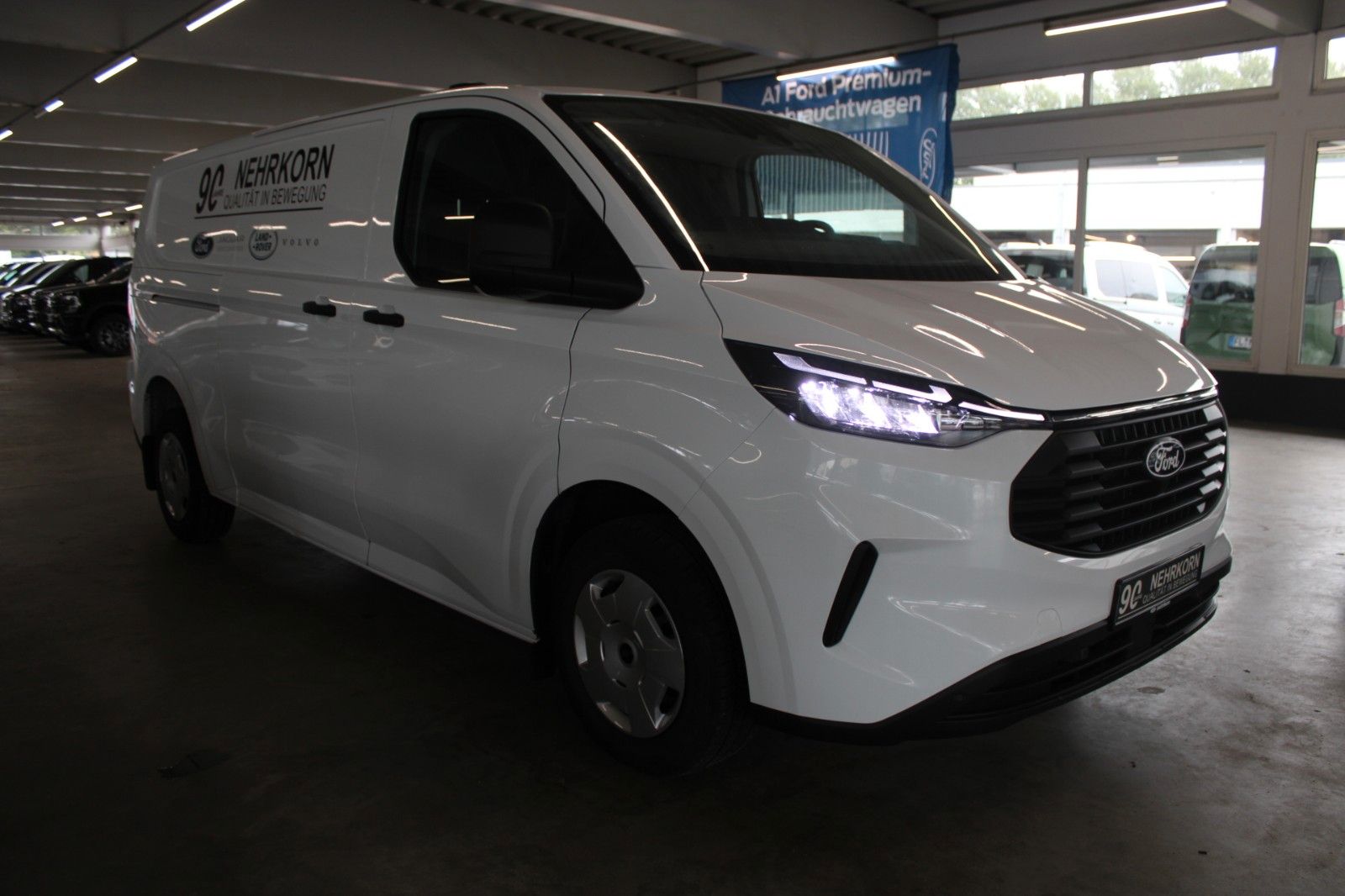 Fahrzeugabbildung Ford Transit Custom L2 TREND AHK LED TechnologiePak2