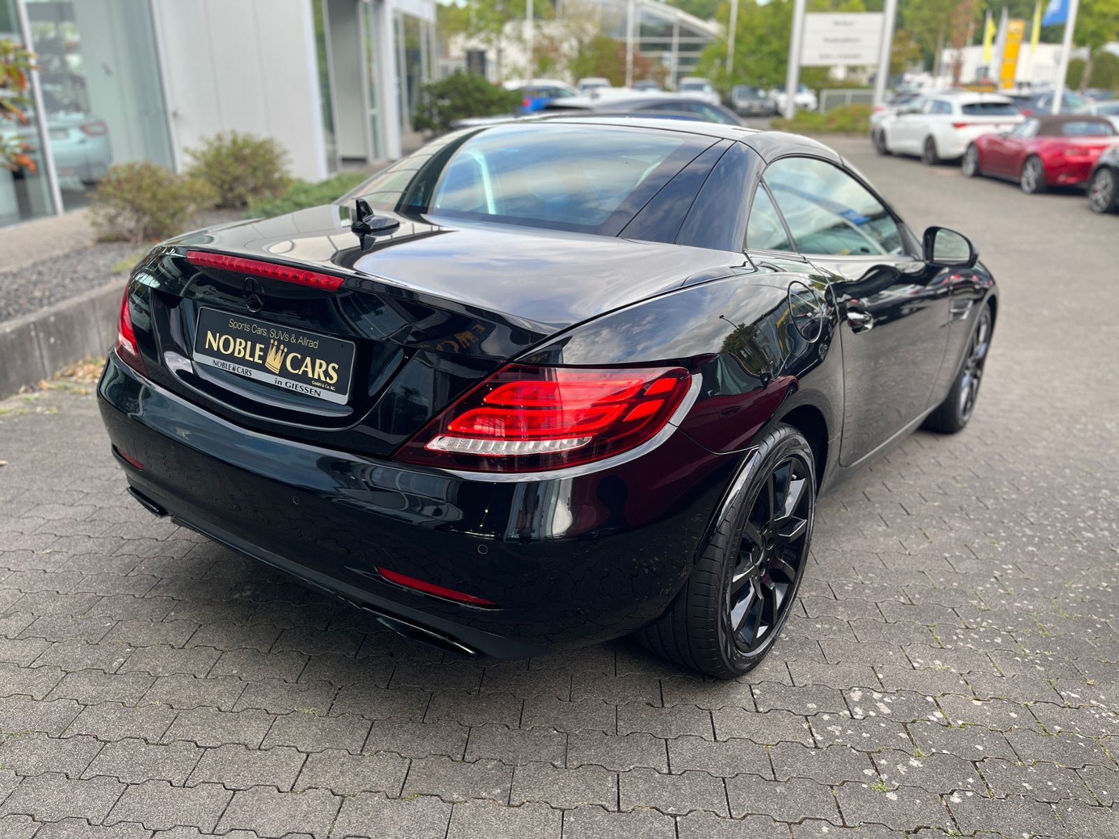 Fahrzeugabbildung Mercedes-Benz SLC 300 KLIMA NAV SHZ LEDER BEIGE