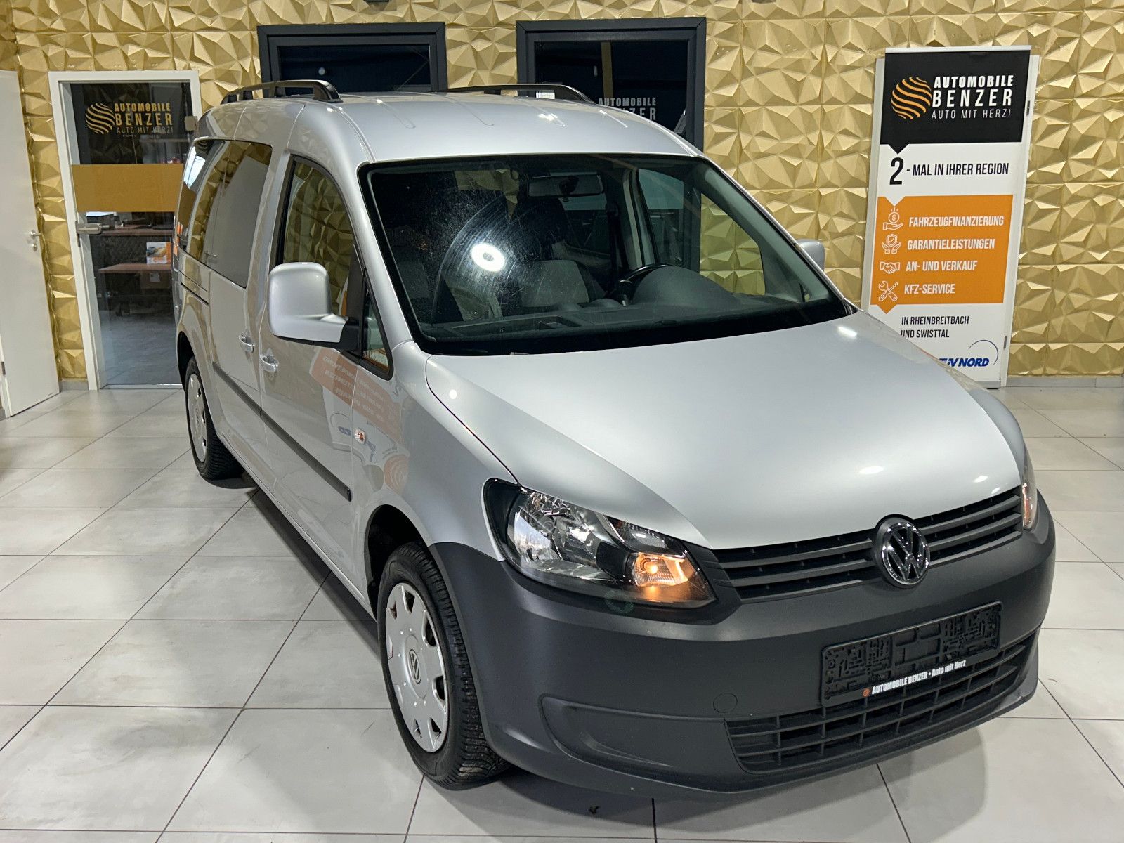 Fahrzeugabbildung Volkswagen Caddy Kasten/Kombi Maxi Trendline/7-SITZ/NAVI/KL