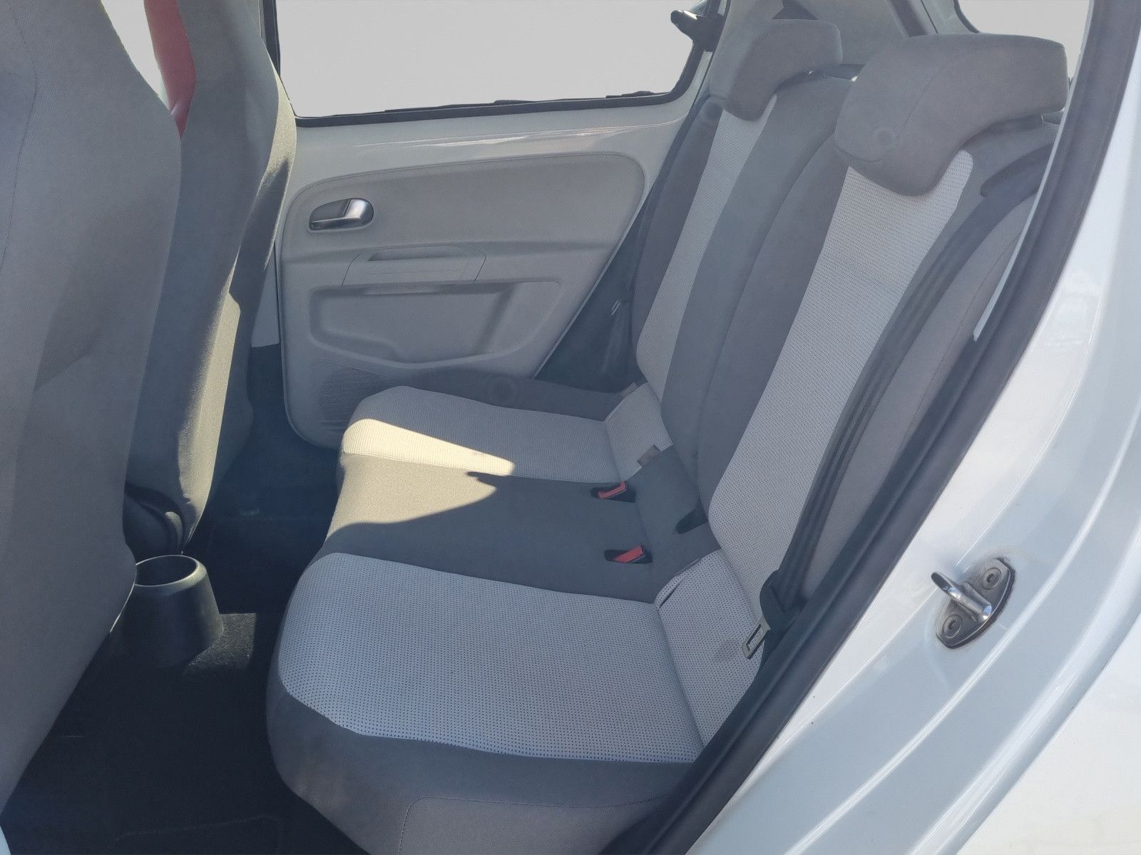 Fahrzeugabbildung Volkswagen Up! Colour Up! BMT 1,0 Klima ZV SHZ