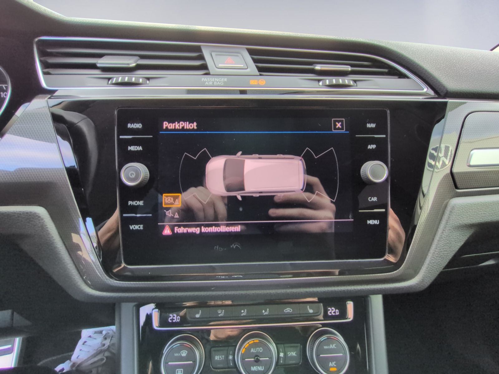 Touran 2.0 TDI DSG Join AHK+NAVI+ACC