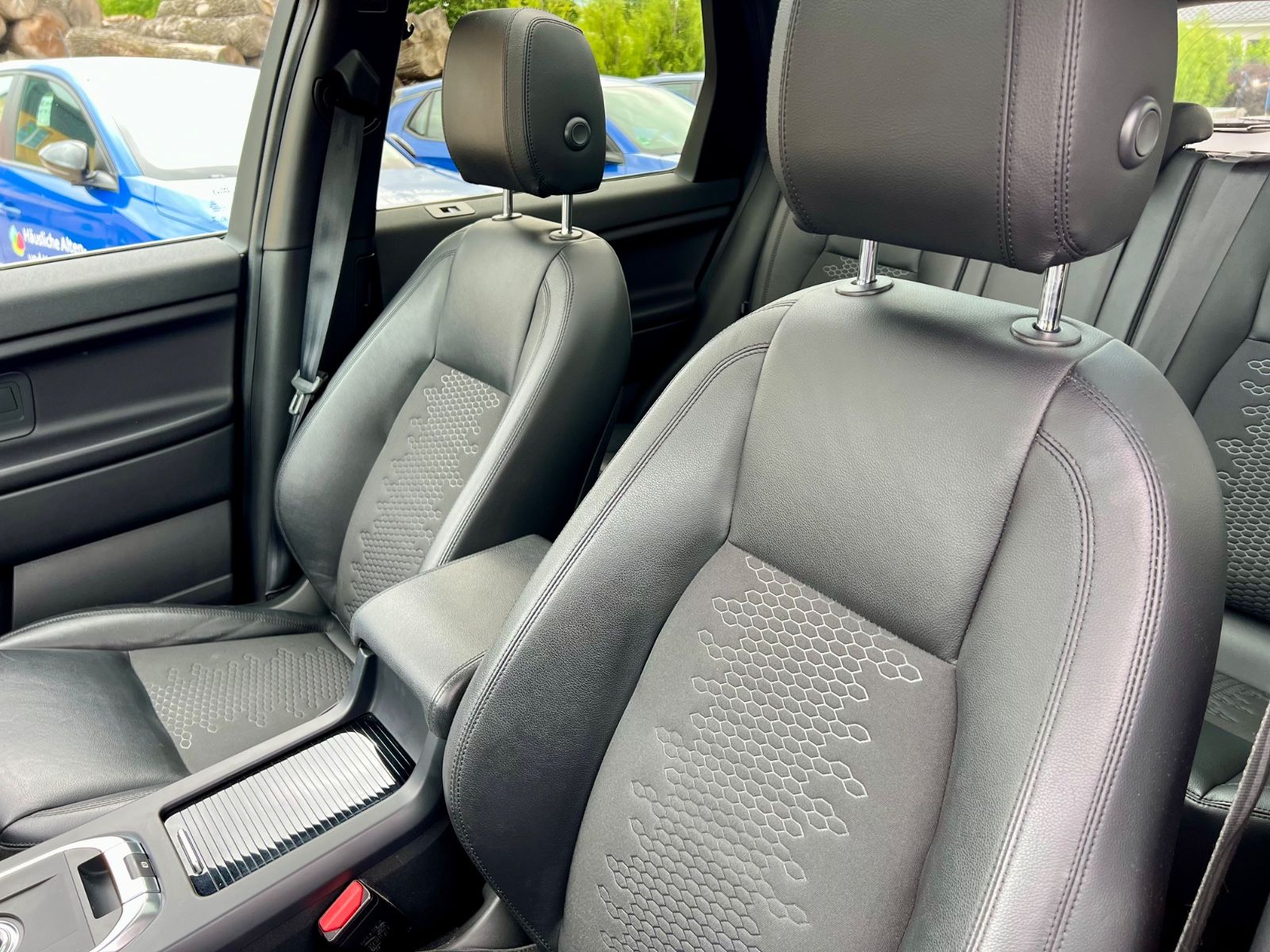 LAND ROVER Discovery Sport AWD PANO AAC SHZ NAVI