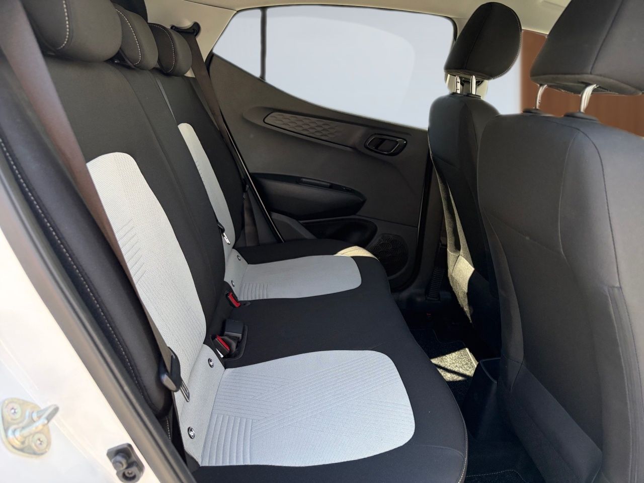 Fahrzeugabbildung Hyundai i10 STYLE *DACHLACK.*USB*ZV*SPURH*