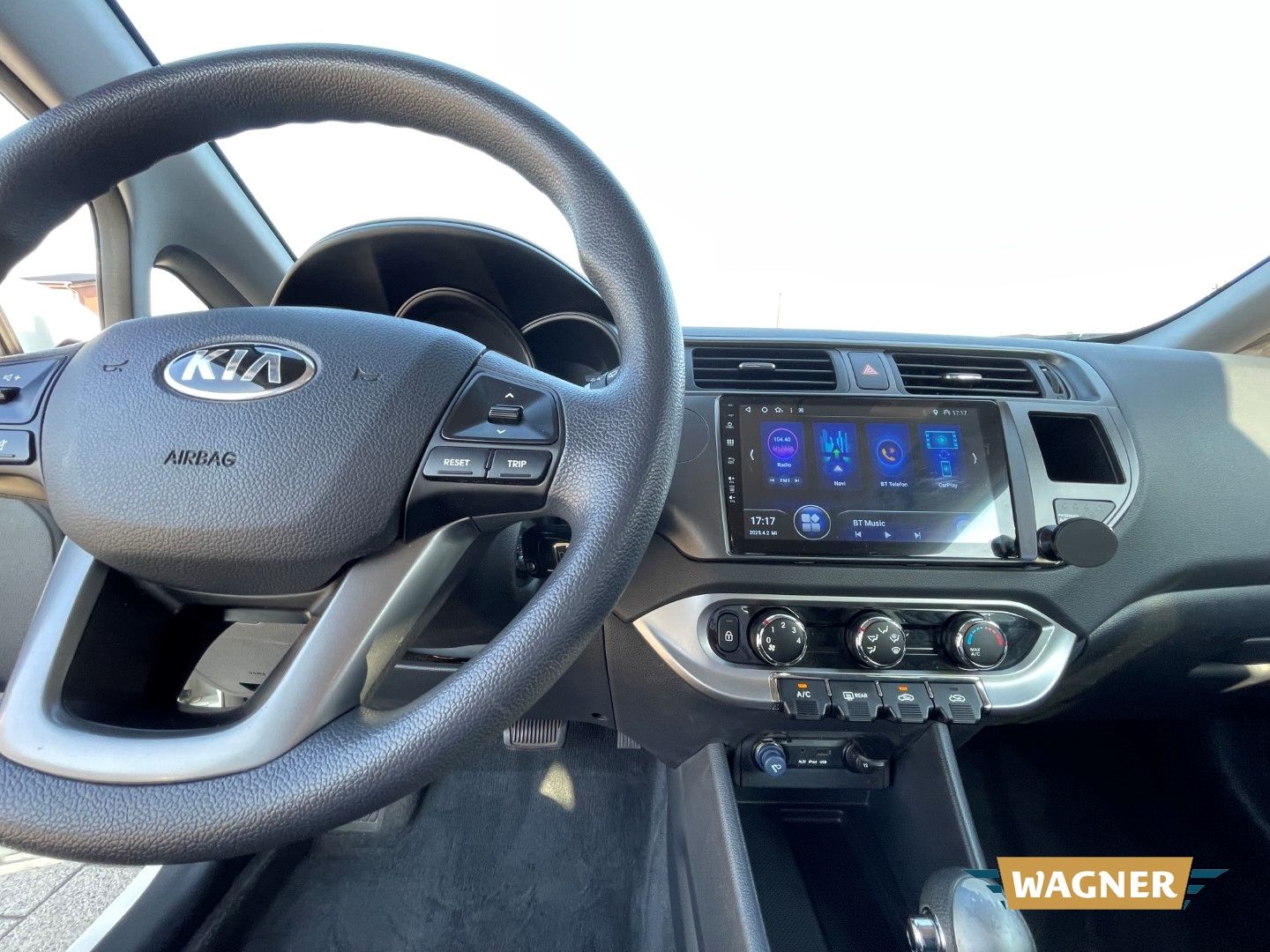 Fahrzeugabbildung Kia Rio Dream Team 1.4 Automatik Klimaautomatik