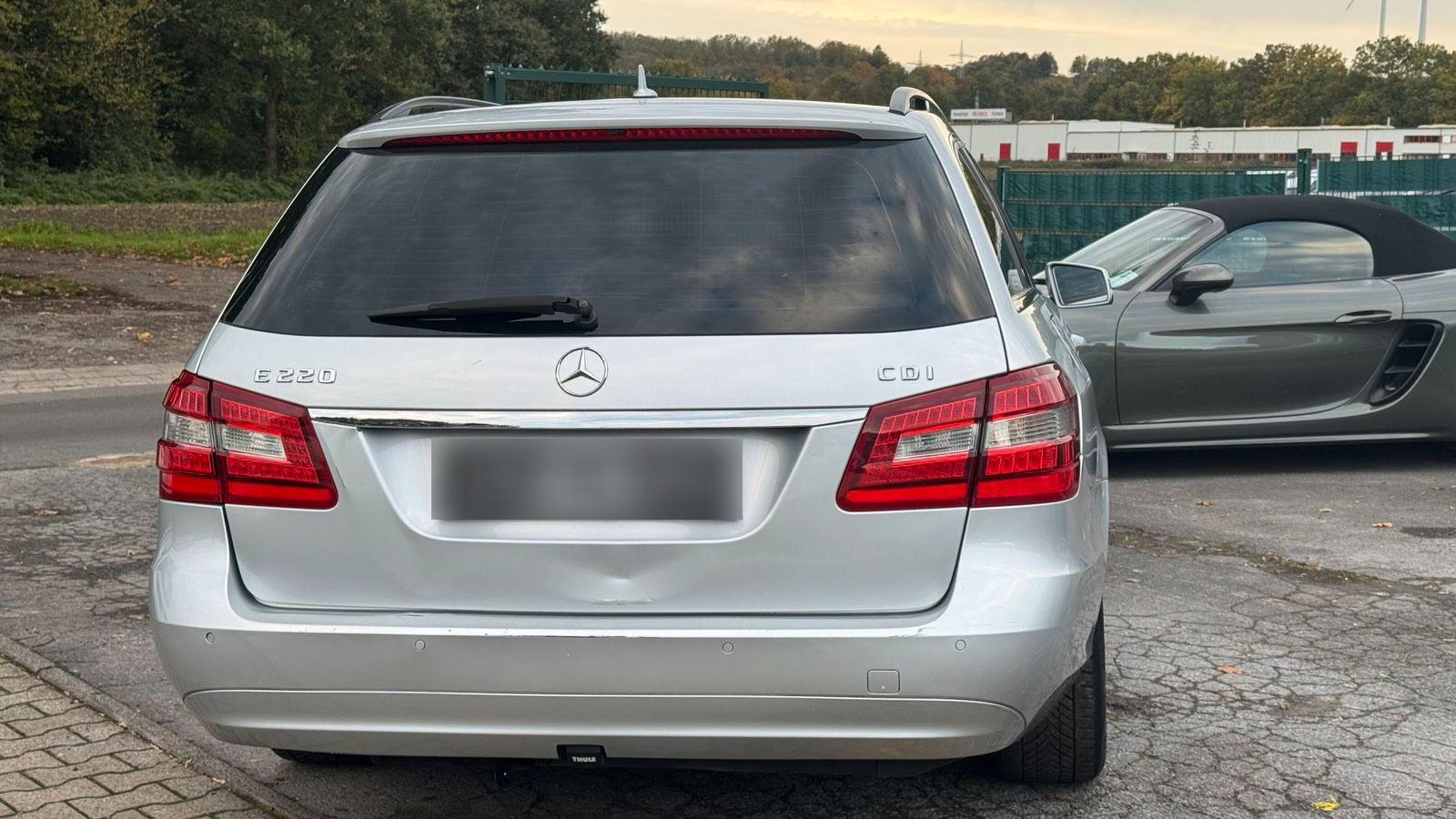 Mercedes-Benz E220 2010 — photo 8