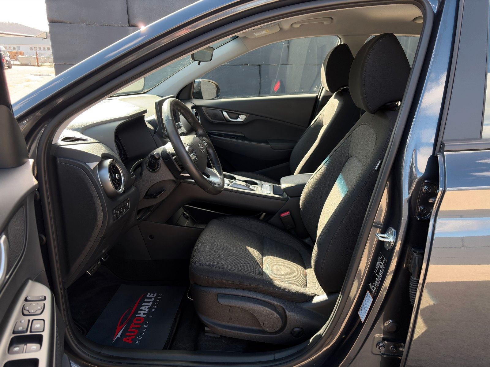 Fahrzeugabbildung Hyundai Kona Elektro SELECT ACC LKAS SHZ LHZ CAM CarPlay