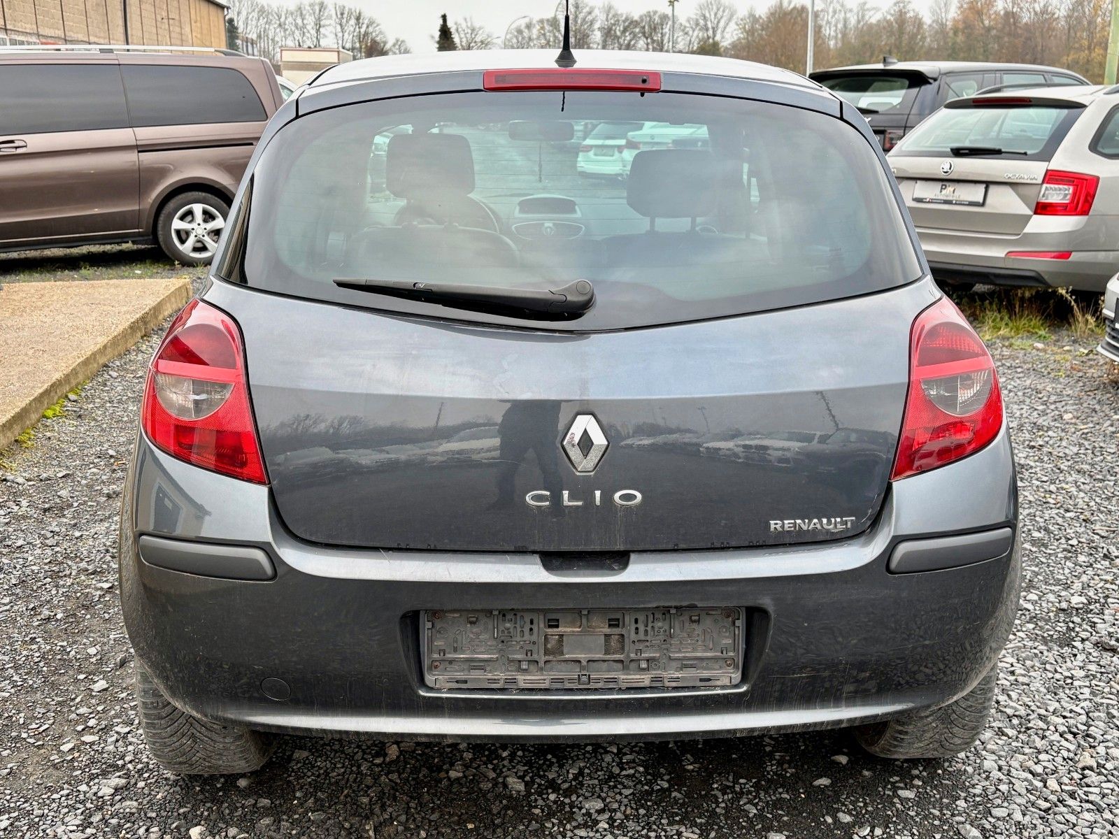 Fahrzeugabbildung Renault Clio III Exception 1.5 dCi Klima Leder TÜV 08/26