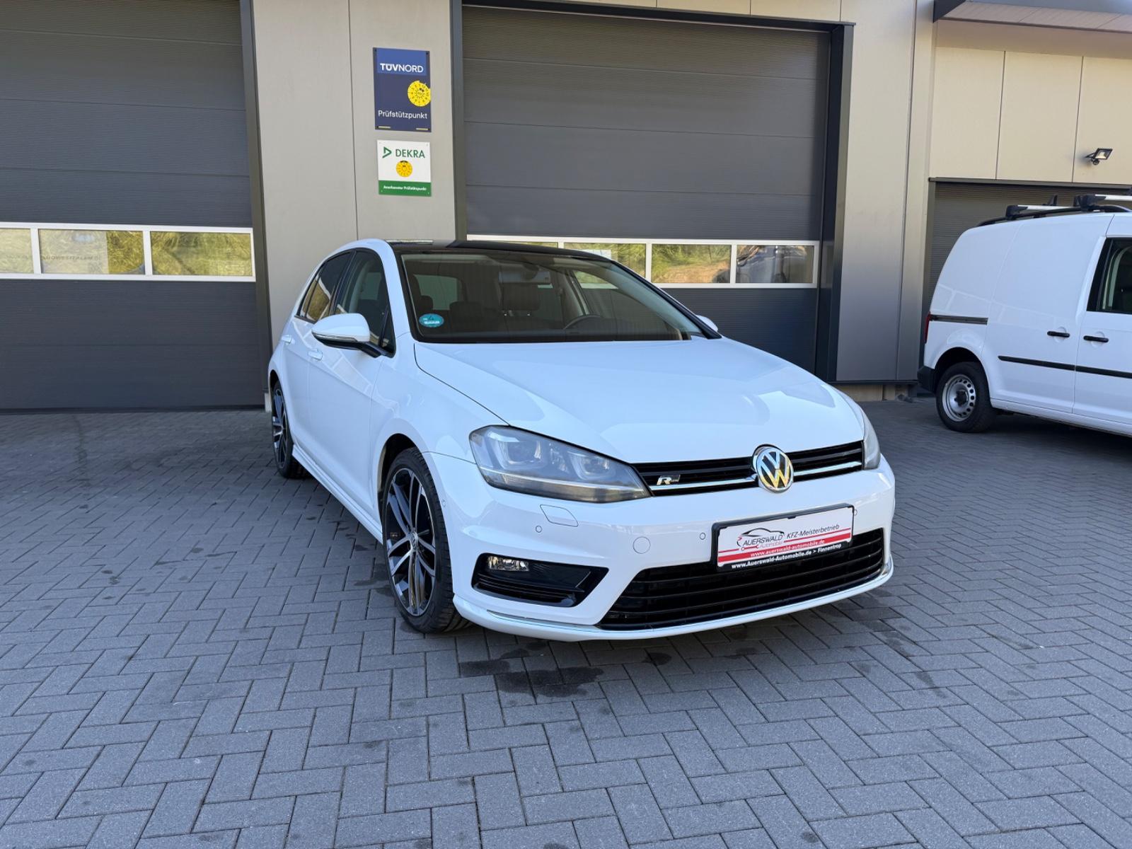 Volkswagen Golf VII Lim. Highline R Line *Bi-Xenon *Pano
