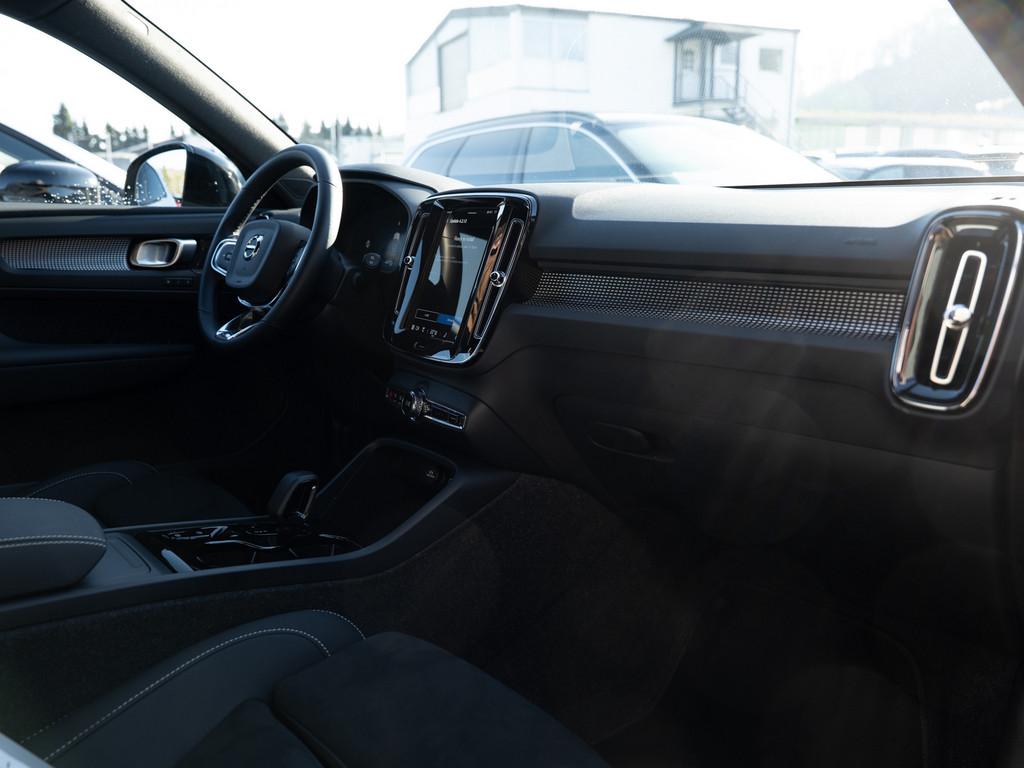 Volvo XC40 B3 Plus Dark SHZ LED NAVI MEMORY H/K 360°