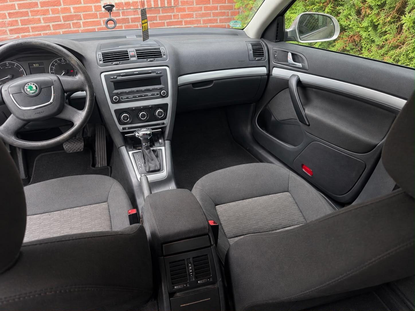 Skoda Octavia 2009 — engine 122 HP (90kW)