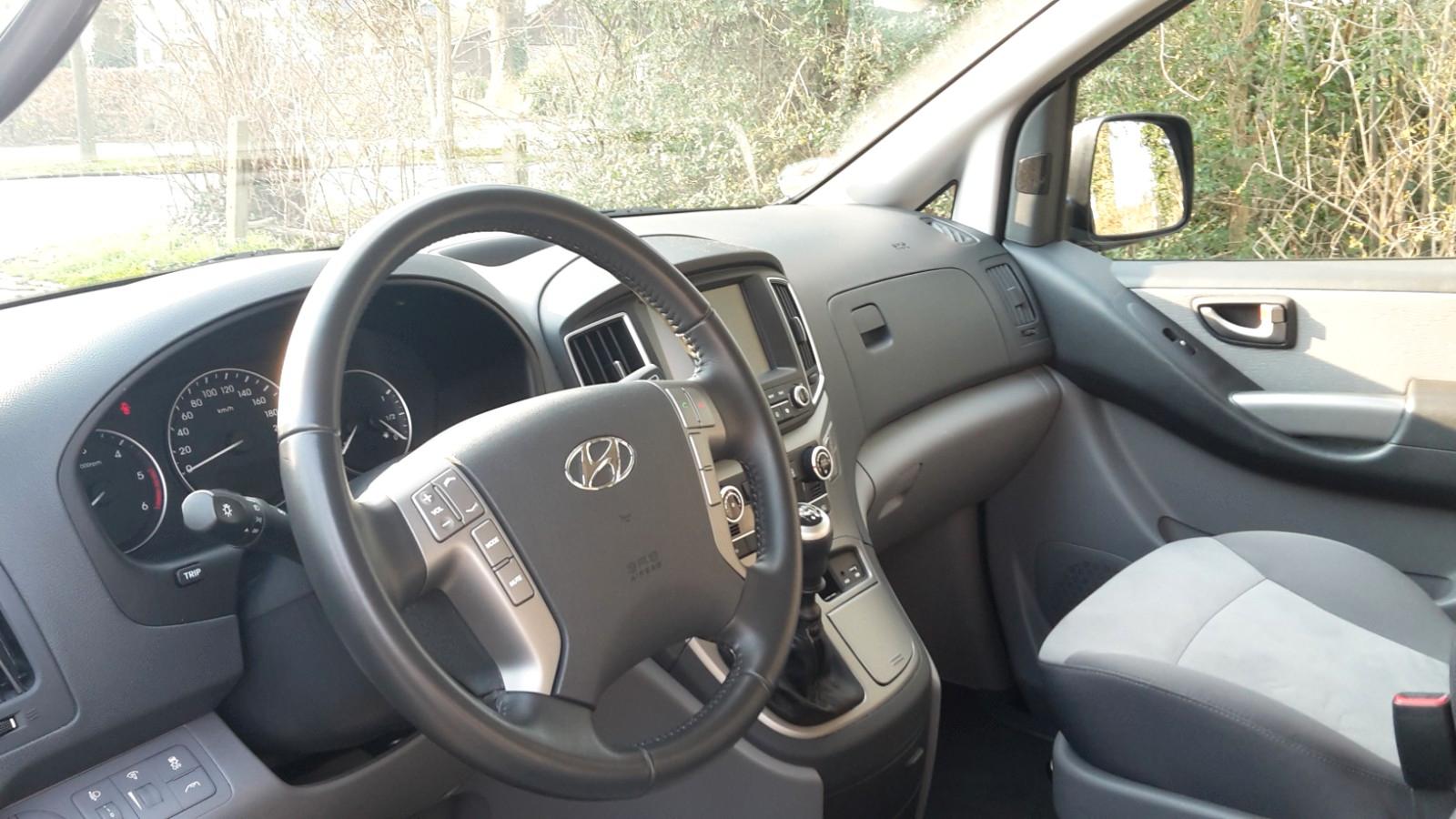 Hyundai H-1 8-Sitze 