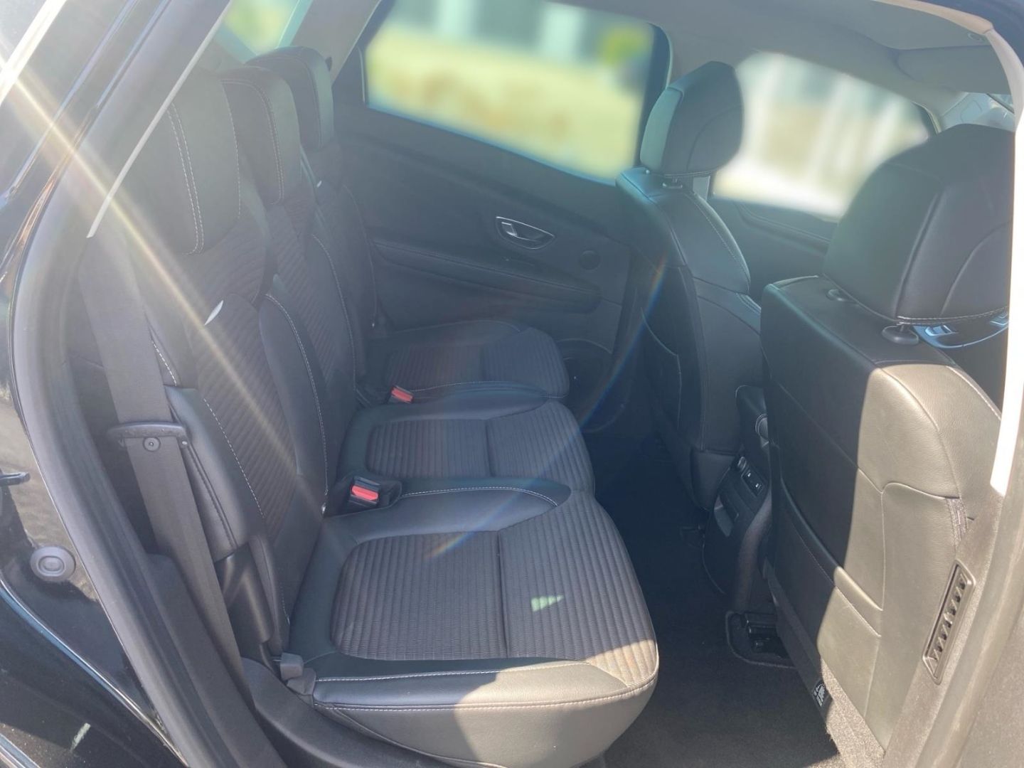 Fahrzeugabbildung Renault Scenic BOSE Edition 1.3TCe Klima HUD HU/AU